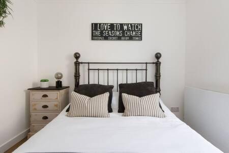 Charming Bolthole 400M To Beach Earnley Extérieur photo