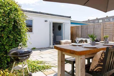 Charming Bolthole 400M To Beach Earnley Extérieur photo